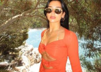 Dua Lipa po gëzon pushimet shqiptare duke postuar fotot nga Ksamili: Më mirë këtu a atje?