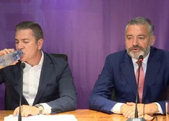 A do të përjashtohet Ahmetaj nga PS? Klosi: Vendos grupi parlamentar në shtator