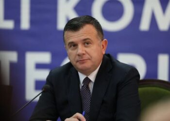 Taulant Balla merr sot zyrtarisht postin e ministrit të Brendshëm, betohet në Presidencë