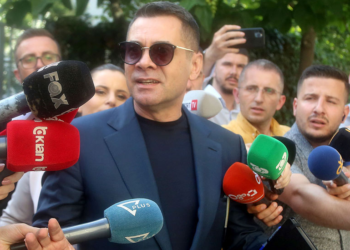 Zëri i Amerikës: Ahmetaj doli nga Shqipëria përmes Greqisë, pak orë para se Prokuroria të kërkonte arrestimin e tij