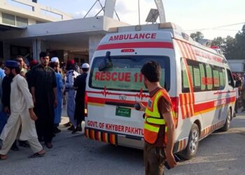 35 viktima pas një shpërthimi në Pakistan, u sulmuan protestuesit