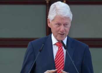 Clinton tregon takimin e veçantë: Jetoj në vendin me më shumë shqiptarë në Amerikë. E dinin më mirë se unë, axhendën time në Tiranë