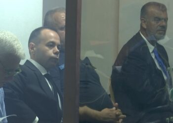 “Kam dy vite që sulmohem nga partia që isha pjesë”! Koka sulmon ish presidentin dhe largohet nga salla e gjyqit
