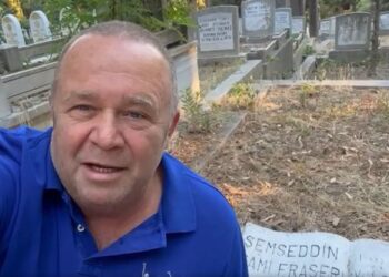VIDEO/ Gjergj Luca ‘betohet’ në Stamboll, nga varri i Sami Frashërit: T’i kthejmë eshtrat e Rilindasit në atdhe!