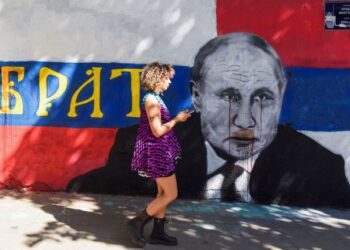 Gazeta britanike ‘The Economist’: Serbia, një nga ‘idiotët e dobishëm’ të Putinit në Evropë