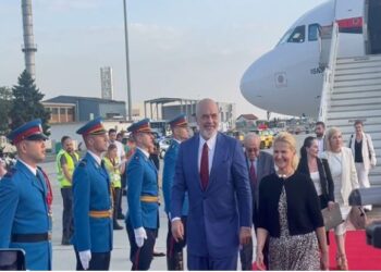 Turi ballkanik/ Rama mbërrin në Serbi, pritet takimi me presidentin Vuçiç