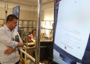 Humbi për herë të dytë në Rrogozhinë, Hoxha: Faleminderit atyre që “ndërruan anije” gjatë rrugës