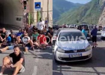 Iu sekuestruan mjetet lundruese, banorët e Komanit bllokojnë tunelin