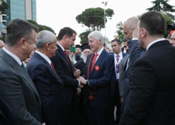 Vizita e Bill Klinton në Shqipëri, Veliaj: Shprehëm mirënjohjen nga zemra për Presidentin; Tirana epiqendër politike e Ballkanit