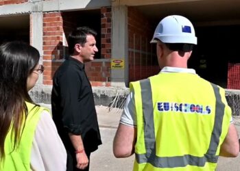 Shkolla 9-vjeçare “Xhezmi Delli” gati për nxënësit këtë vit arsimor, Veliaj: Buqetës së shkollave të reja i shtohet edhe kjo bizhu në Njësinë 3