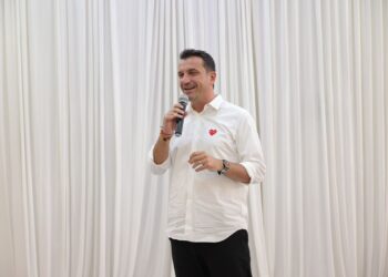 Veliaj në Gosë të Rrogozhinës: Saliu mendon siç ka familjen e tij, vidh e shkatërro