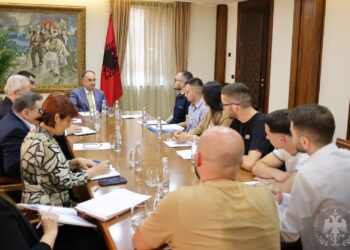 Studentët e Mjekësisë kundër ligjit për punë të detyruar, Begaj: Do shqyrtoj me seriozitet argumentet e tyre