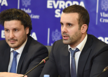 Nuk ftohet Abazoviç/ Nisin zyrtarisht bisedimet për formimin e qeverisë së re në Malin e Zi. Spajiç: 10 parime…!