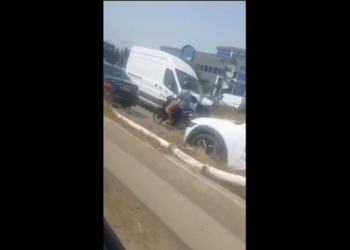 VIDEO/ Aksident në autostradën Tiranë-Durrës, bllokohet trafiku