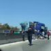 FOTO/ Aksident i frikshëm në autostradën Tiranë-Durrës, kamioni përplaset dhe çan trafikndarësen