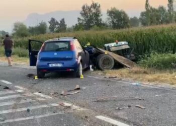 Aksident fatal në Lezhë-Shkodër: Makina përplaset me zetorin, 2 të vdekur dhe 1 i plagosur