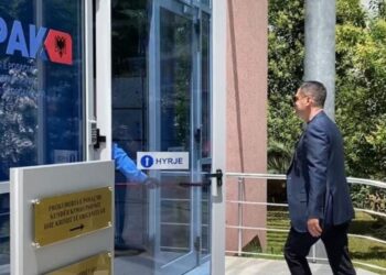 Zbardhet akuza e SPAK: Ahmetaj përfitoi 491 mijë euro ryshfet dhe 2 vila në bregdet