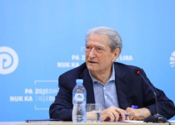 VIDEO/ Pyetja që bllokoi Berishën: Pse anëtarët e ‘Foltores’ shkuan te Këshilli i Bardhit?