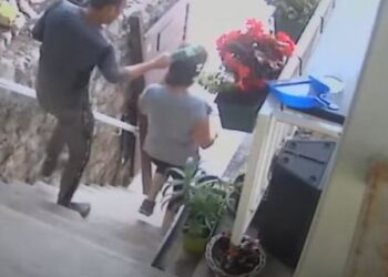 Ngjarja e rëndë/ Dhuna në familje: Dyshonte për tradhti, burri rreh me kabllo gruan, tenton t’i djegë organin gjenital