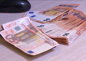 Euro shënon rritja, ndryshon trajektorja e monedhës europiane