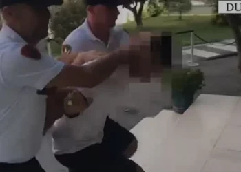 Tentoi t’i vidhte me forcë çantën një turisteje, arrestohet 25-vjeçari në Durrës