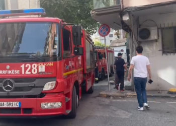 Zjarr në katin e katërt të Gjykatës së Lartë, shkak ngarkesa nga kondicionerët