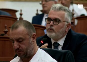 Kërkesa për mocion me debat/ Gogu: Nuk ka urgjencë, kjo quhet urgjencë false