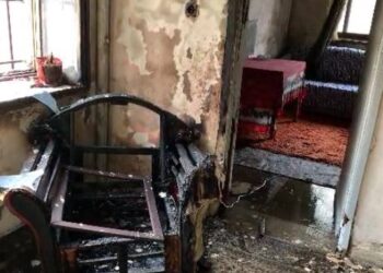 Përfshihet nga zjarri një apartament në Gjirokastër, flakët shkrumbojnë gjithçka brenda banesës