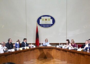 Detaje nga mbledhja e Këshillit të Mandateve/ Kreu i SPAK refuzon t’i përgjigjet Bardhit: Sekret hetimor