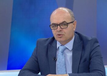 Koçi: Ja pse Kosova nuk u përfshi në ‘Ballkanin e Hapur’ dhe pse Albin Kurti s’duhet të ndjekë rrugën e ‘non-grata’ Sali Berisha