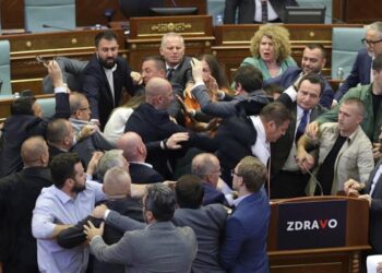 Grushtet në Kuvendin e Kosovës, flet deputeti protagonist, tregon veprimin që “nxehu gjakrat”
