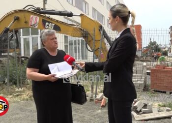 Me shtëpi me vete, por bashkë në certifikatë! Digjen nga rindërtimi i tërmetit