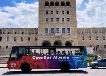 Veliaj prezanton nismën e re: Tani mund të vizitosh Tiranën me OpenBus Albania