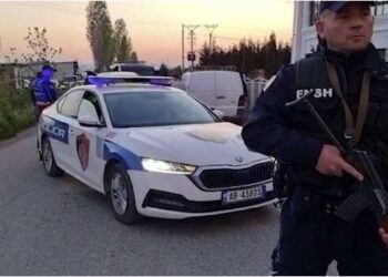 Operacioni/ Nuk iu bind policëve dhe i “mori përpara” me makinë, arrestohet 32-vjeçari në kërkim