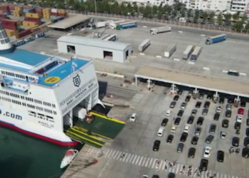 EMRAT/ Kontrabandë në Portin e Durrësit, arrestohet shoferi i furgonit dhe pronari