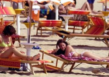 Shqipëria e Greqia ‘i thithin’ turistët Pulias, rritja e çmimeve dhe shërbimet e papërshtatshme shkaky! Ekspertët: Korriku pati 15-20% rënie…!