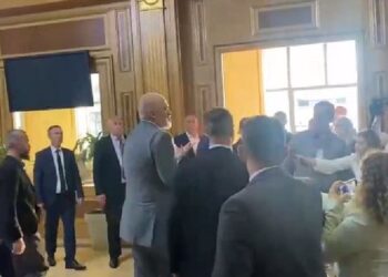 Në Prishtinë për turin ballkanik/ Rama thumbon Kurtin para gazetarëve: S’kam homolog