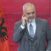 E konfirmon Albulena Haxhiu/ Rama mbërrin në Kosovë, ministrat nisin të nënshkruajnë marrëveshjet mes dy qeverive!