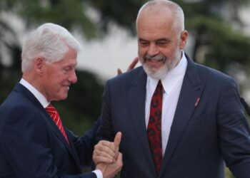 Bill Clinton u dha shpresë ‘Shqiponjave’ të përzënë nga shtëpia në Kosovë! Koha në Ballkan ka rrjedhur falë …!