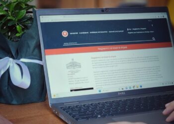Nisin regjistrimet në shkollat e mesme, Kushi apel prindërve të plotësojnë formularin në e-albania
