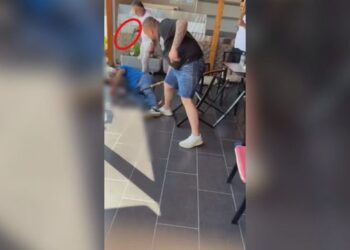 “Rraja më goditi me qytën e pistoletës”/ Zbardhen dëshmitë e dy kushërinjve Maja në Krujë: Na thanë shtrihuni në tokë