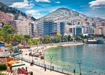 Shqiptarët të fiksuar të shkojnë në Ibiza/ Spanjollët “tërbohen” në Sarandë, jeta e natës në Shqipëri, e preferuara e tyre