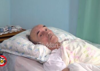 Me paralizë dhe skizofreni, motra 24 orë në shërbim të vëllait të sëmurë