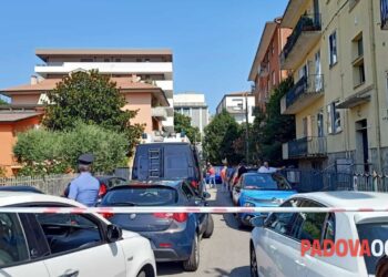 Policia italiane vret shqiptarin në Padova, tentoi të qëllonte me thikë karabinieren