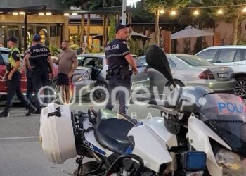 Aksident i rëndë në Durrës, fuoristrada merr para 5 makina të parkuara