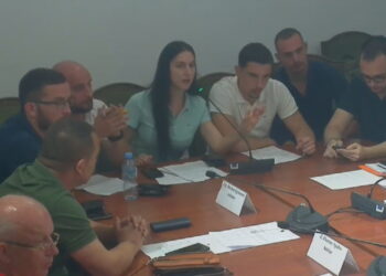 Kontratë ose tarifë e plotë, studentët e Mjekësisë debatojnë në Kuvend projektligjin e ri