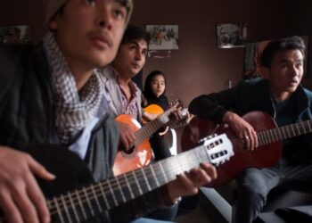 Talebanët djegin instrumentet muzikore në perëndim të Afganistanit
