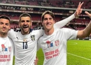 Bëri simbolin e Serbisë së Madhe, “shqipet” e PSG: T’i presim 3 gishtat