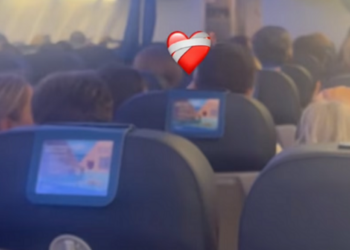 VIDEO/ Britmat e pasagjerëve në avionin e goditur nga turbulencat ekstreme bëjnë xhiron e mediave botërore