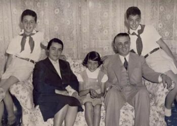 “Kishte libër të veçantë”/ Rrëfimi i Nexhmijes: Çfarë më ka thënë Enver Hoxha për naftën
